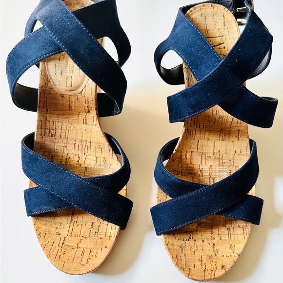 INC International Concepts Size 8 Navy Blue Landor Wedge Sandal - Picture 2 of 8